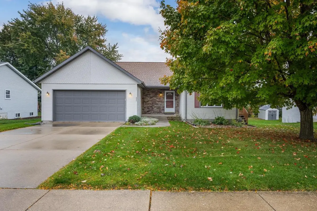 850 N Perry Parkway, Oregon, WI 53575 - Image #1