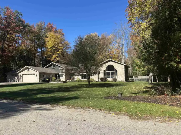 450 Marine Lane, Peshtigo, WI 54157