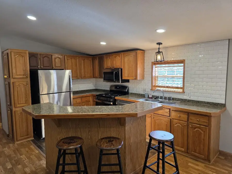 128 Lake Shore Drive, Wisconsin Dells, WI 53965 - Image #2