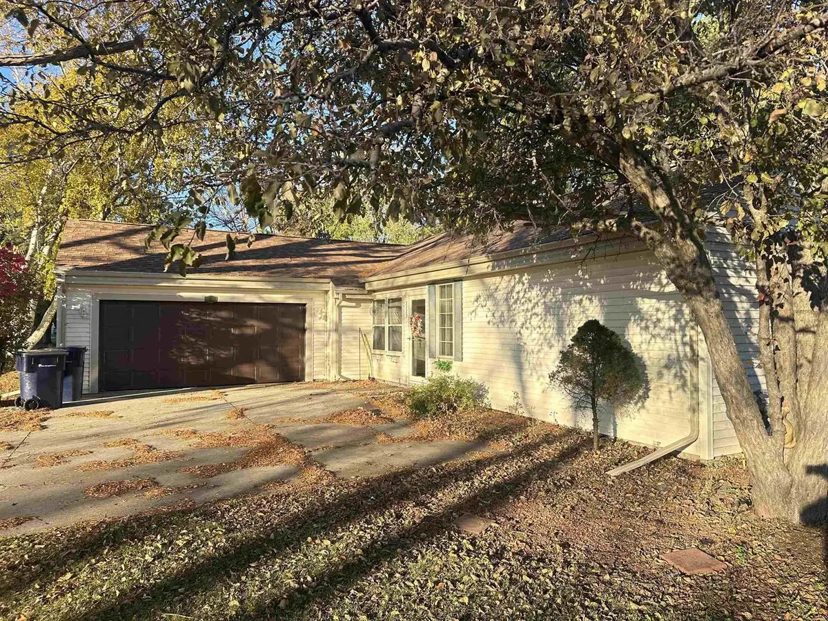 2127 S Pearl Street, Janesville, WI 53546 - Image #1