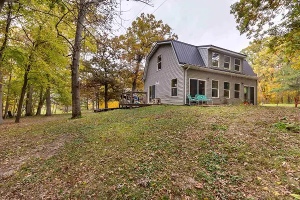 19563 Jenkins Lane, Platteville, WI 53818