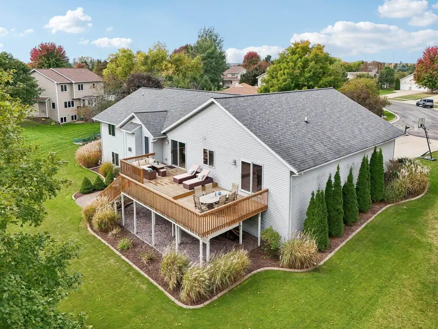 919 Lochmoore Drive, Waunakee, WI 53597 - Image #2