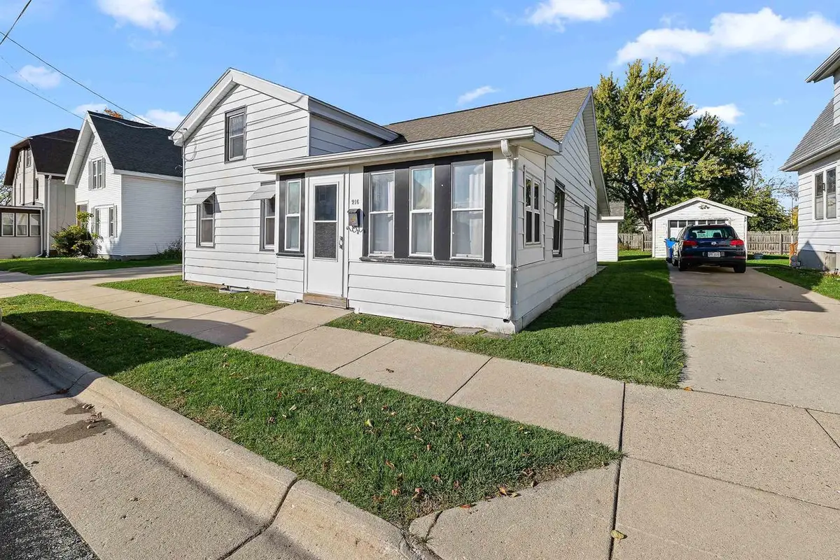 216 E Division Street, Watertown, WI 53098 - Image #1