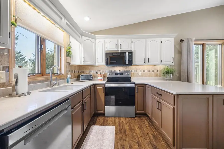 1051 N Wuthering Hills Drive, Janesville, WI 53546 - Image #3