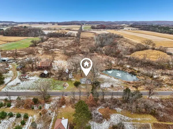 S1095 Town Hall Road, Lyndon Station, WI 53944