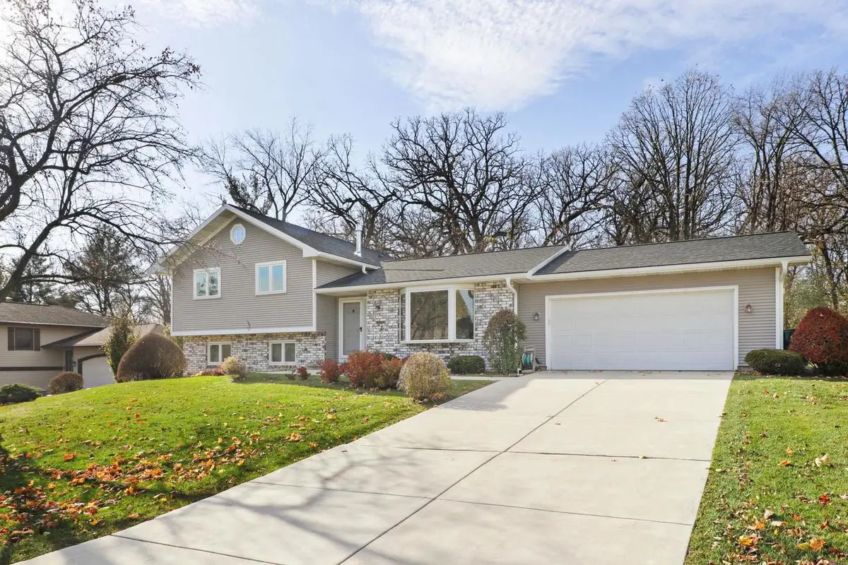 637 Cresthaven Drive, Cottage Grove, WI 53527 - Image #1