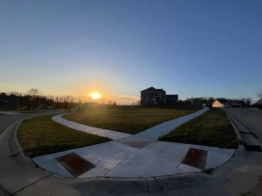 655-657 Greenway Point Drive, Janesville, WI 53548 - Image #2