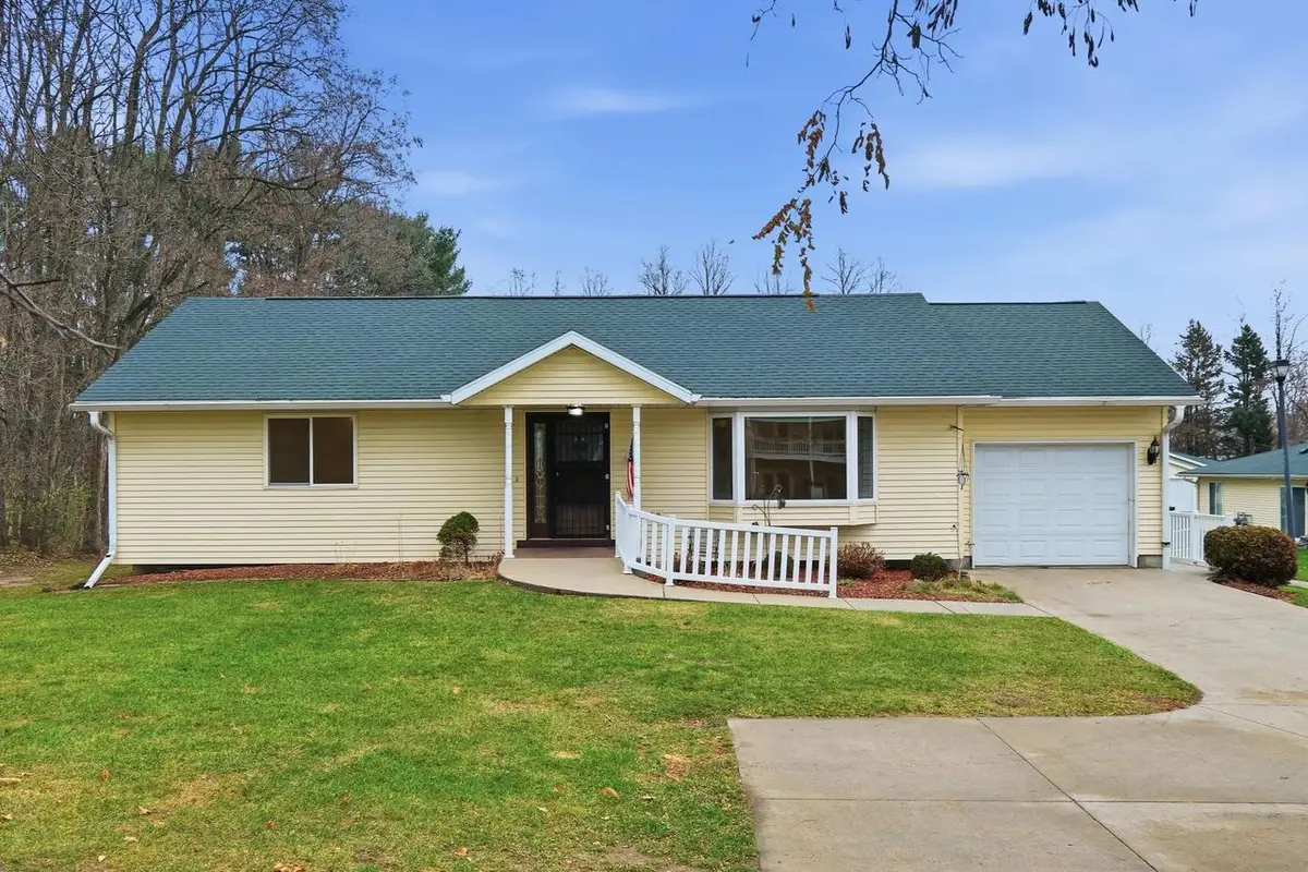 305 Mack Drive #9, Reedsburg, WI 53959 - Image #1