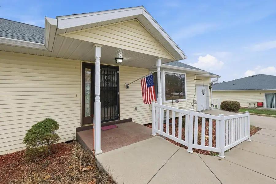 305 Mack Drive #9, Reedsburg, WI 53959 - Image #2