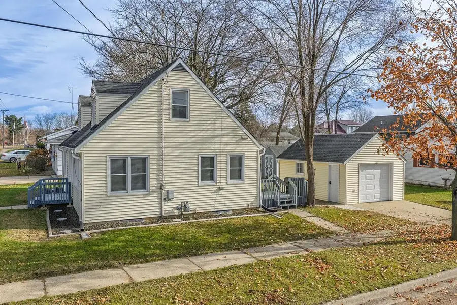 904 Seymour Street, Reedsburg, WI 53959 - Image #2