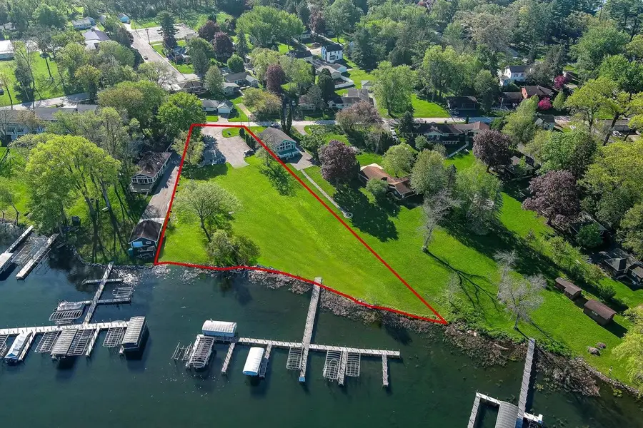 413 Strauss unit 11 Avenue, Green Lake, WI 54941 - Image #3