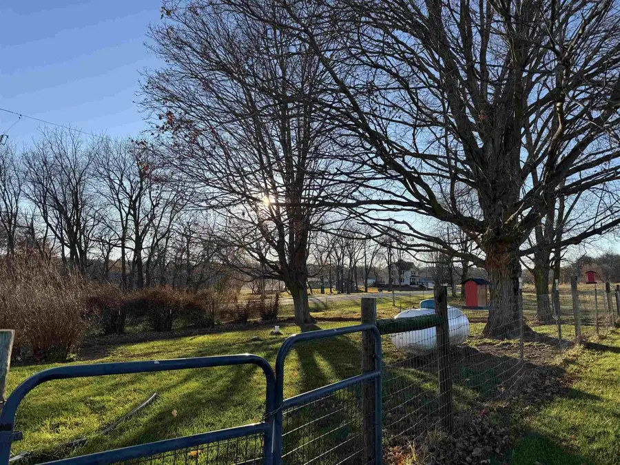 8150 W Plymouth Church Road, Orfordville, WI 53576 - Image #3