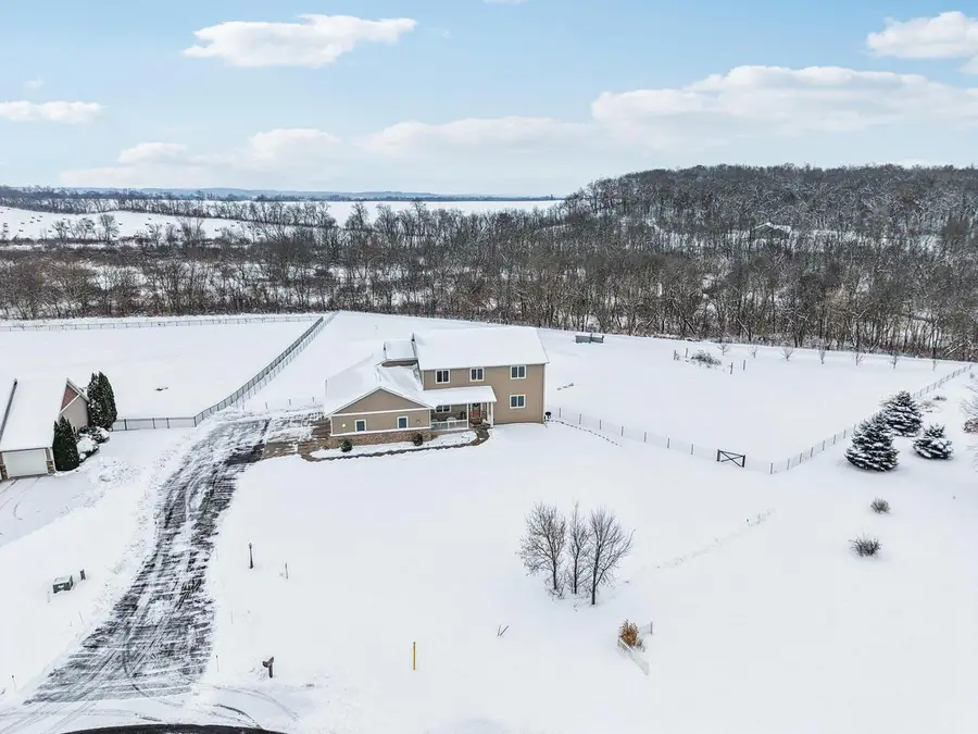 N8544 Story Ridge Court, Belleville, WI 53508 - Image #2