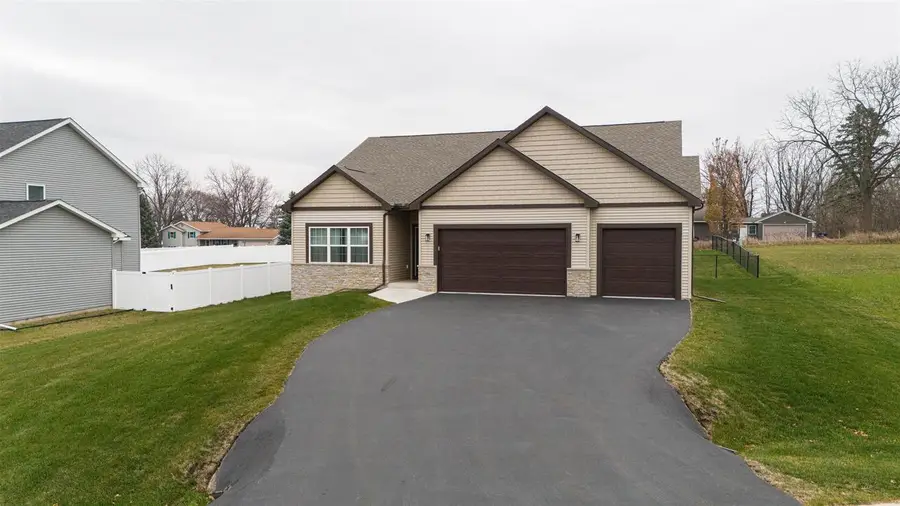 501 Teri Lee Lane, Orfordville, WI 53576 - Image #3