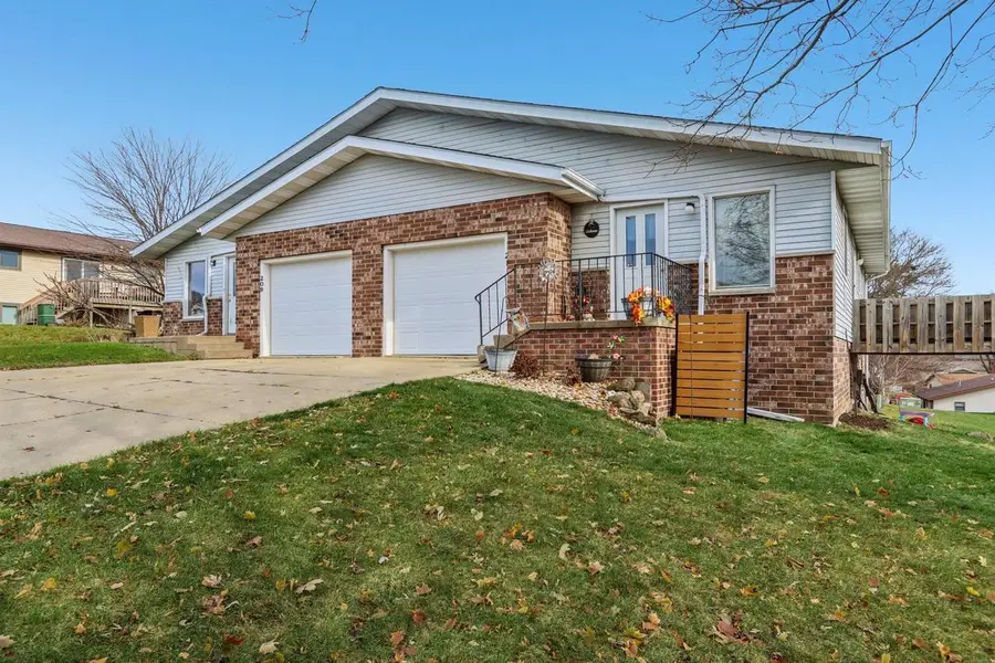 209 211 Buechner Drive, Mount Horeb, WI 53572 - Image #2