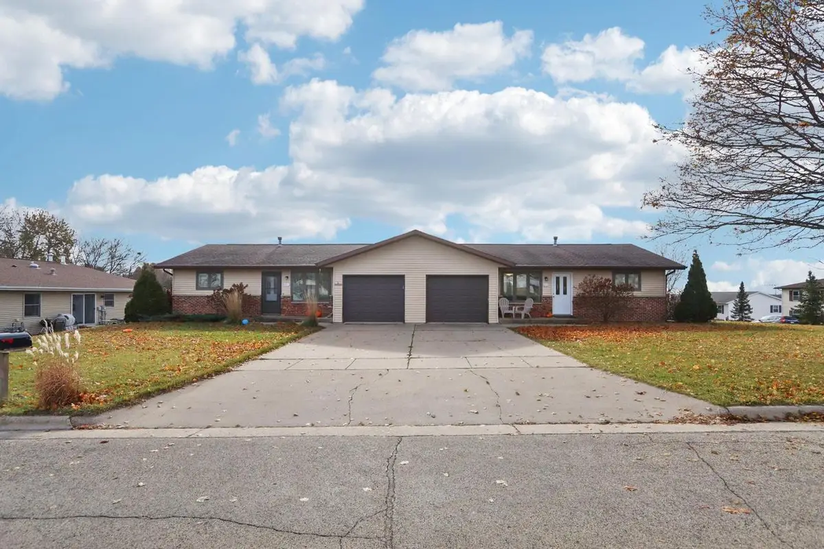 211 213 W Garfield Street, Mount Horeb, WI 53572 - Image #1