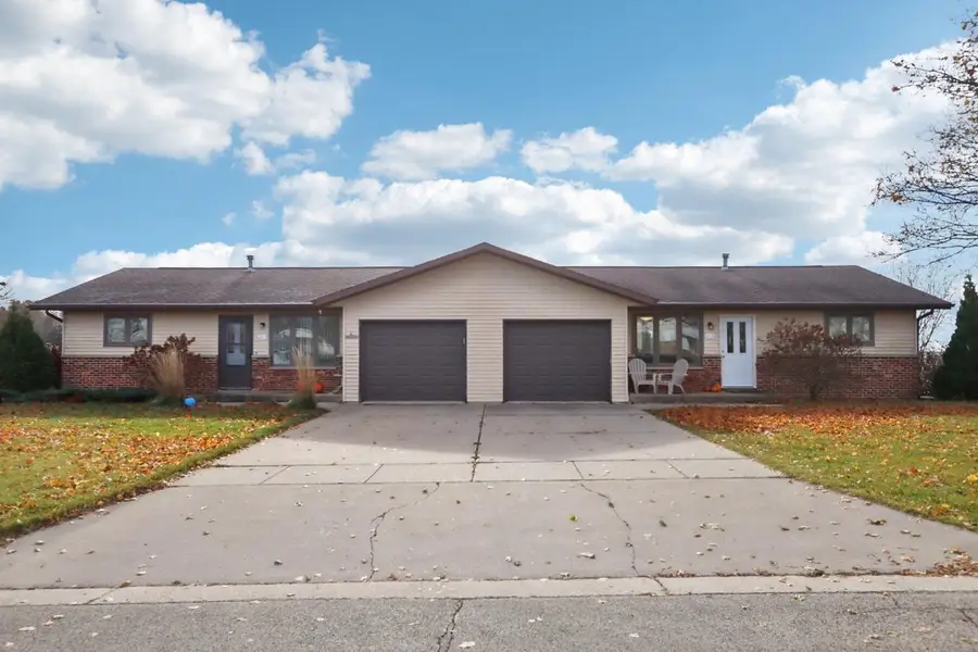 211 213 W Garfield Street, Mount Horeb, WI 53572 - Image #2