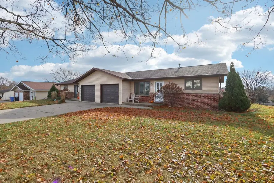 211 213 W Garfield Street, Mount Horeb, WI 53572 - Image #3