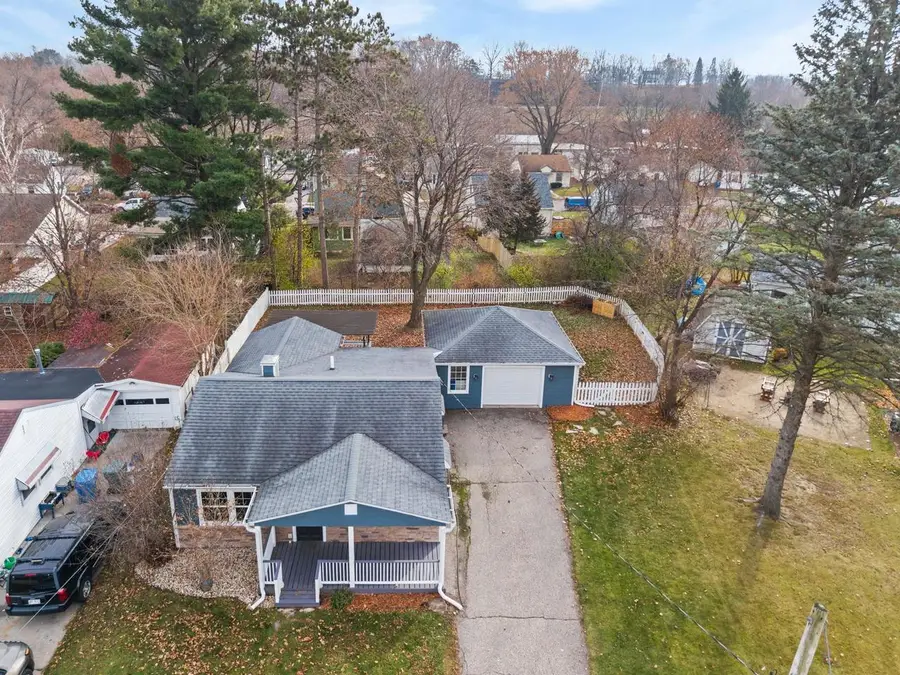 433 Rachael Road, Baraboo, WI 53913 - Image #2