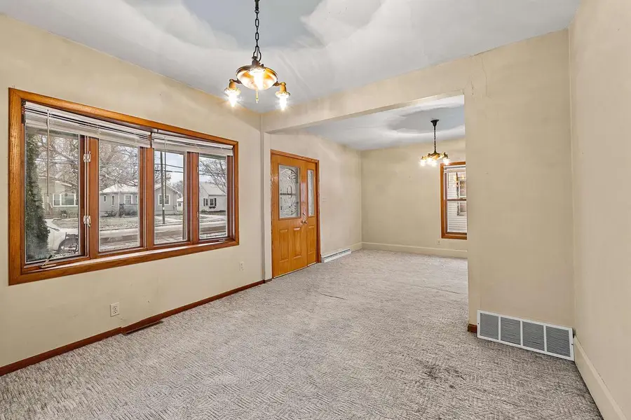 673 S Center Street, Beaver Dam, WI 53916 - Image #2