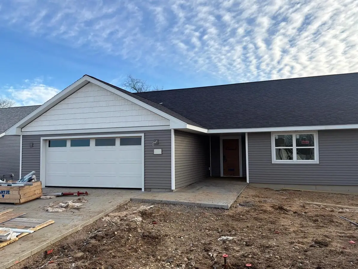 614 Roosevelt Street, Baraboo, WI 53913 - #1