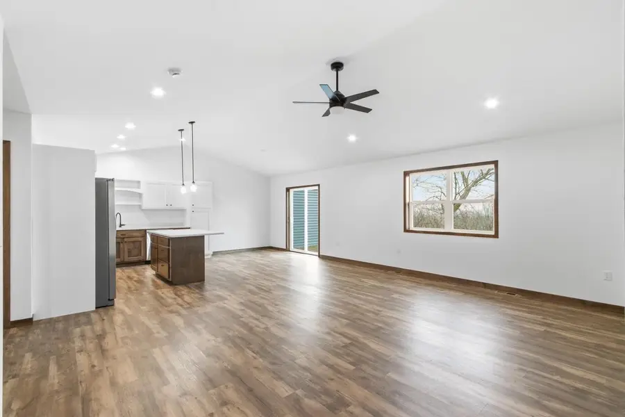 612 Roosevelt Street, Baraboo, WI 53913 - #3