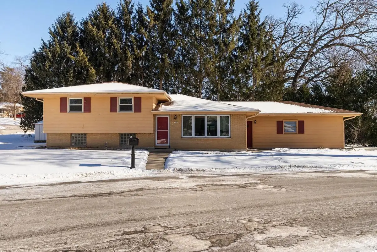 2845 Tomahawk Court, Middleton, WI 53562 - #1