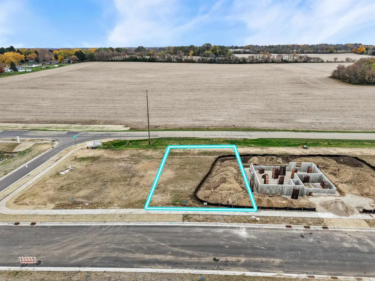 325 Dahlia Drive, Stoughton, WI 53589 - #1