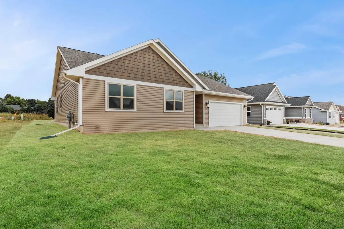 333 Dahlia Drive #29, Stoughton, WI 53589 - Image #1