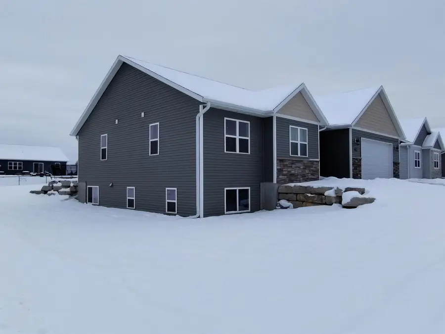 2148 Cambridge Court, Reedsburg, WI 53959 - Image #2