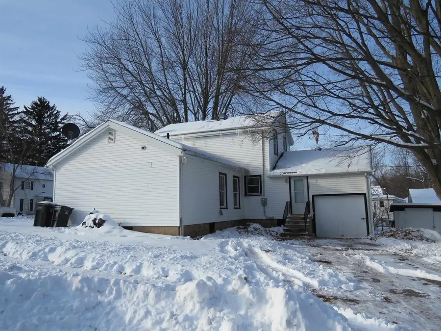 163 W Moore Street, Berlin, WI 54923 - Image #2