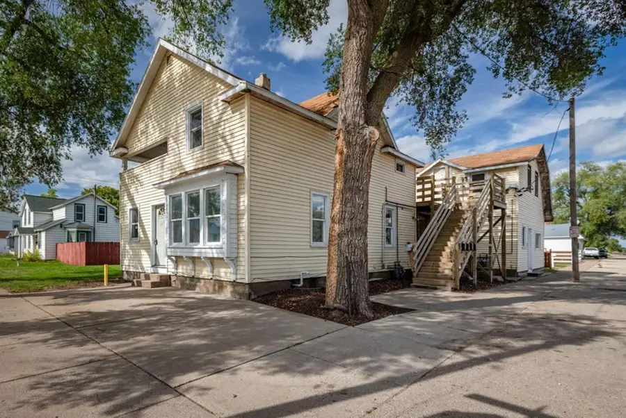 321 E Washington Street, Prairie Du Chien, WI 53821 - #2