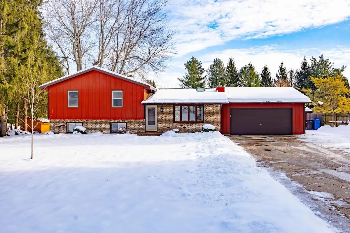 1719 Bell View Road, Stoughton, WI 53589 - Image #1