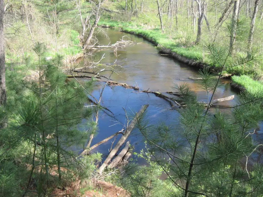 1017 9th Avenue, Hancock, WI 54943 - #1