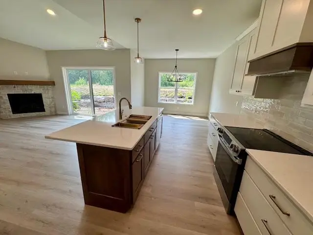 7703 Stonecrop Way, Deforest, WI 53532 - Image #2