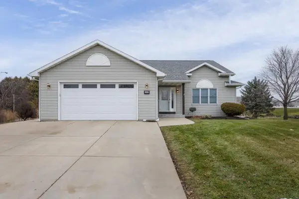 1348 Windsor Circle, Watertown, WI 53098