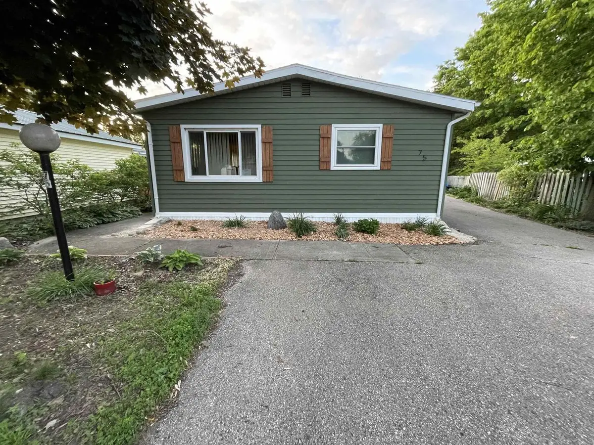 75 Falling Creek Circle #75, Janesville, WI 53548 - Image #1