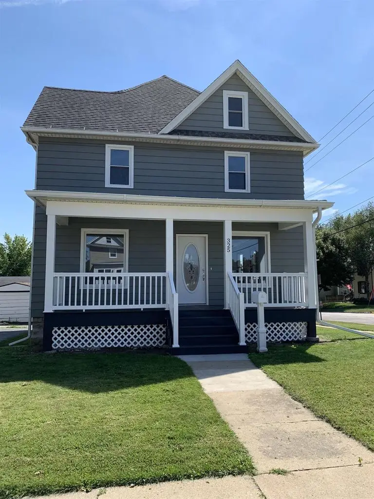 325 W Maple Avenue, Beaver Dam, WI 53916 - #1