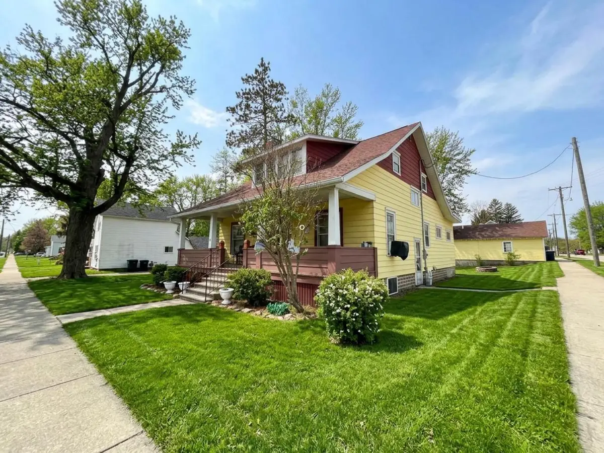 1035 Academy Street, Elroy, WI 53929 - #1