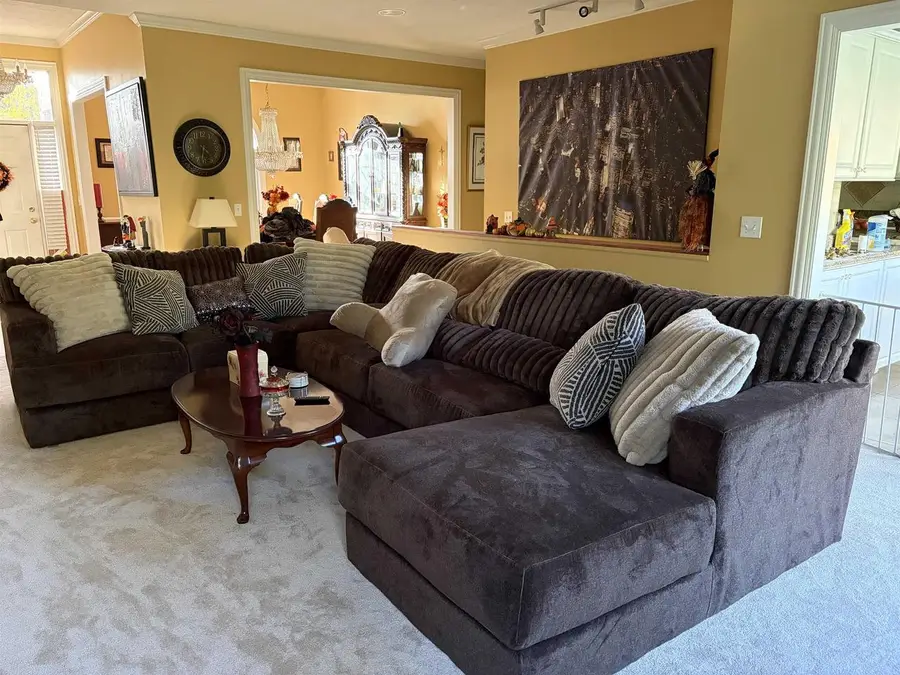 649 Roxbury Road, Rockford, IL 61107 - #3