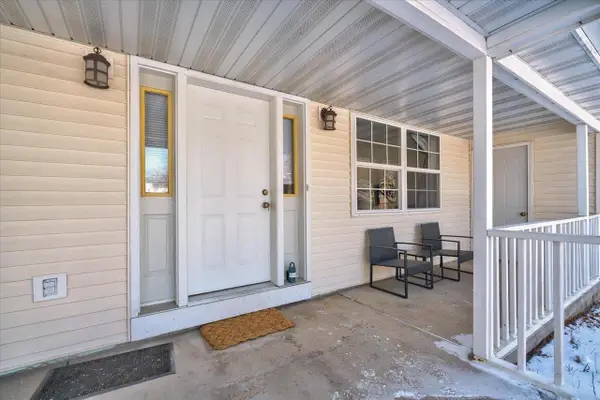 5215 Manitowoc Parkway, Madison, WI 53705