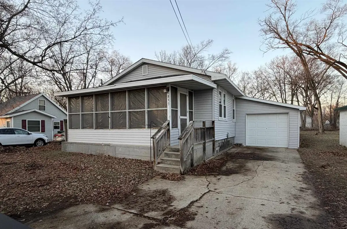 835 E Homeland Court, Beloit, WI 53511 - #1