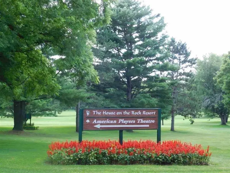 1611 S Springs Drive, Spring Green, WI 53588 - #1