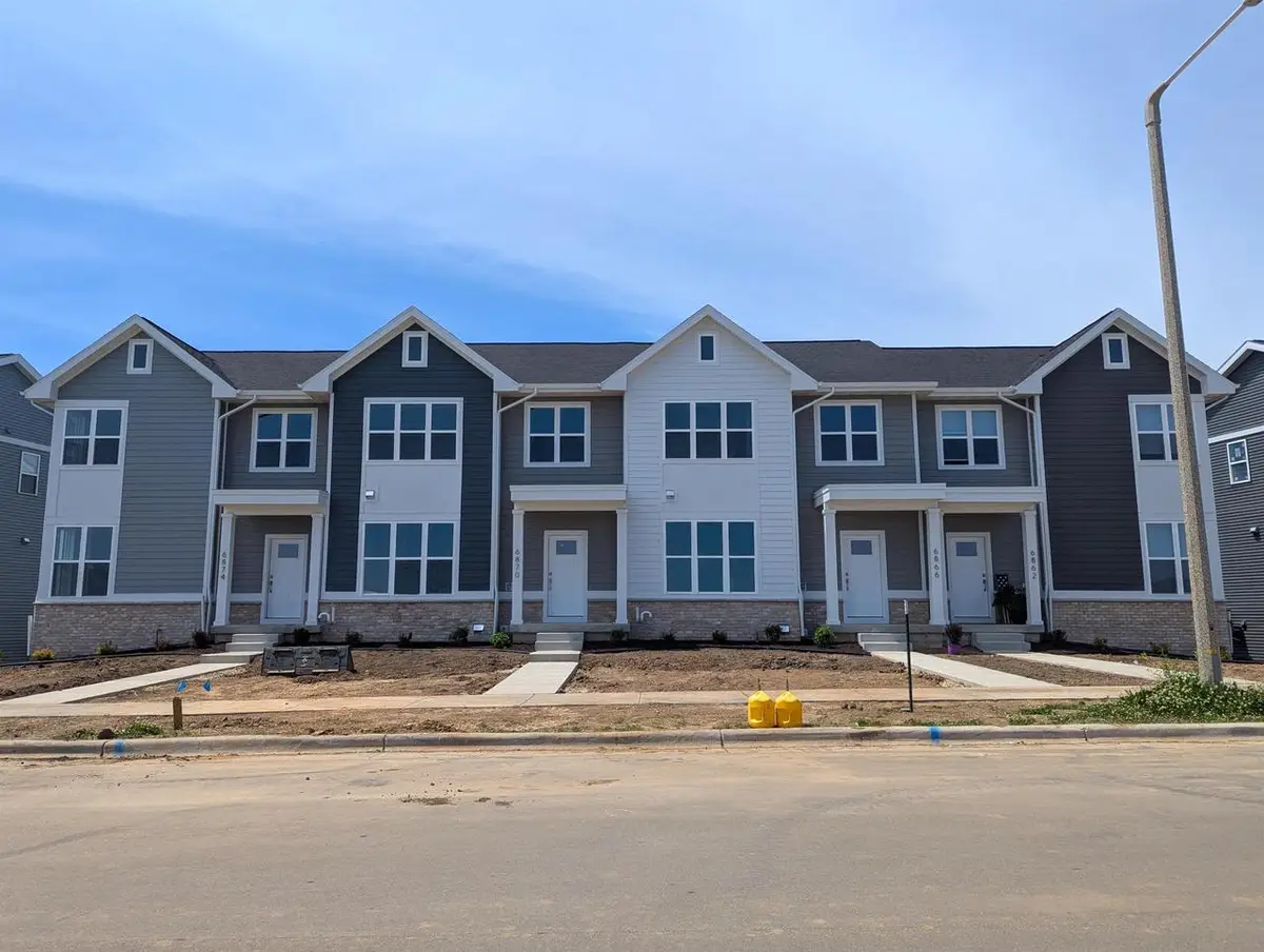 6870 Belle Fontaine Boulevard, Middleton, WI 53562 - #1