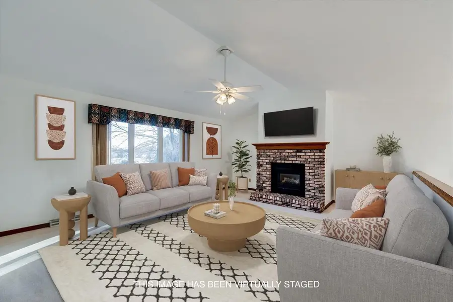 850 N Perry Parkway, Oregon, WI 53575 - Image #2