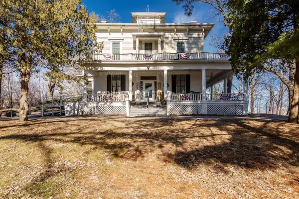 2200 W Memorial Drive, Janesville, WI 53548