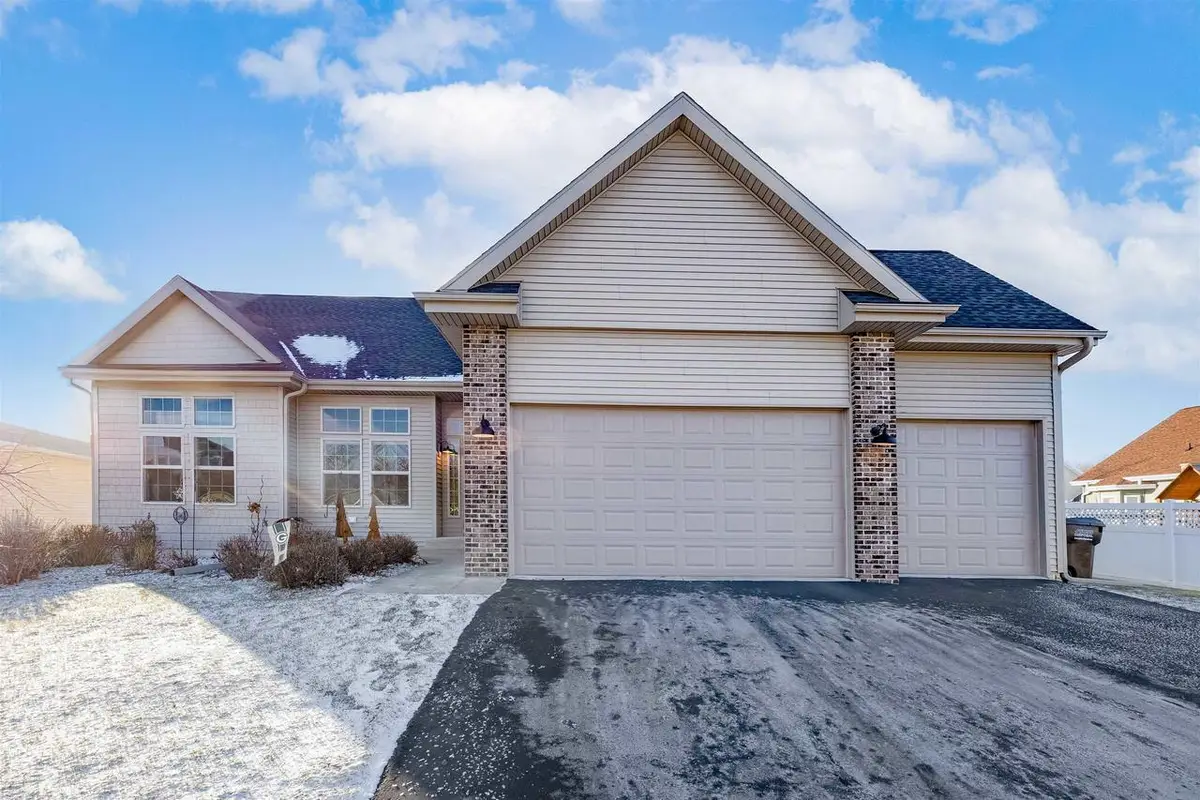 11417 N Erie Drive, Edgerton, WI 53534 - Image #1