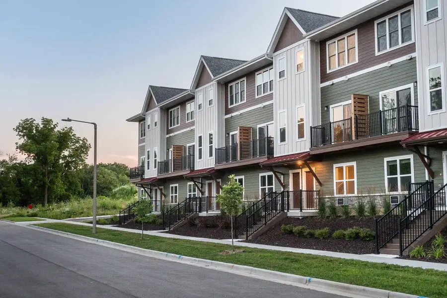 2674 Notre Dame Drive #707, Fitchburg, WI 53711 - #2