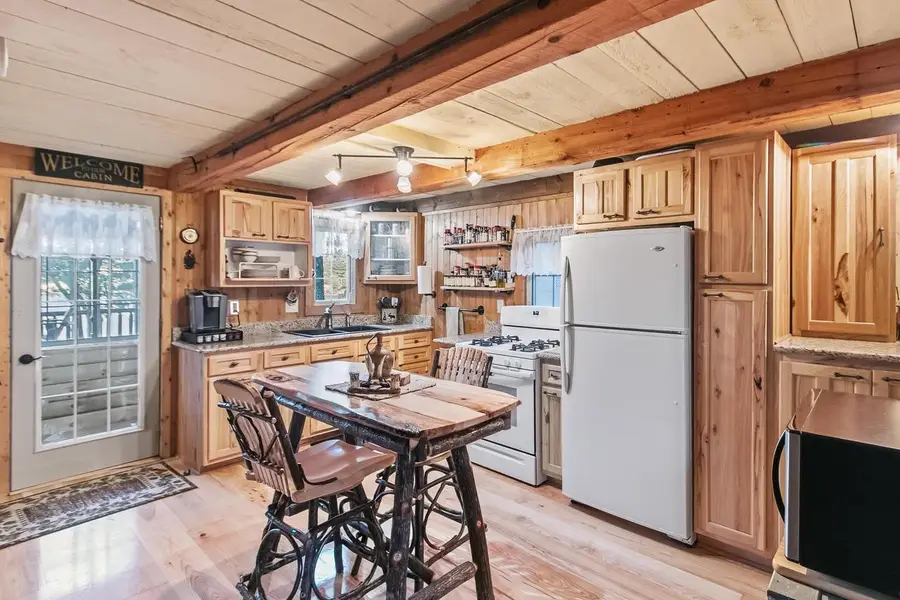 W8120 Eagle Court, Oxford, WI 53952 - #2