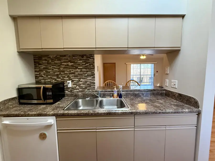 883 Park Street #201, Oregon, WI 53575 - Image #3